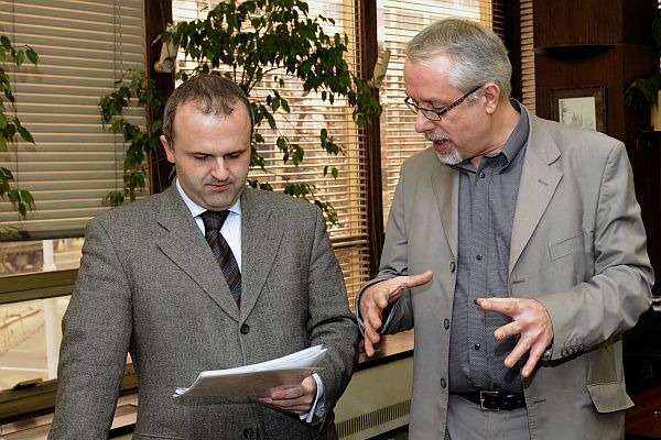 Radim Dolanský předává funkci Ondřeji Černému.