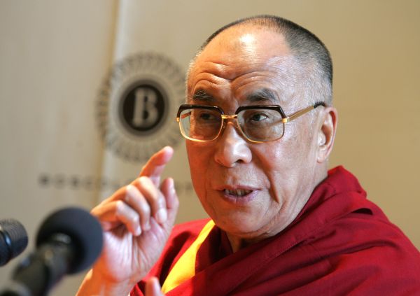 Dalajlama odchází z vedení tibetské exilové vlády. Dalajlama odchází z vedení tibetské exilové vlády.
