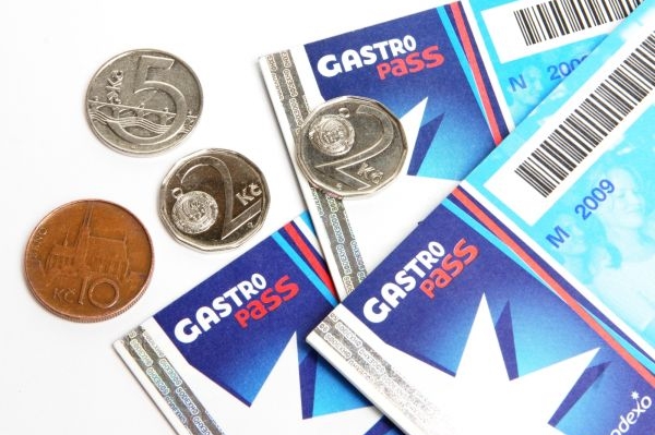 Zaměstanecké benefity v podobě stravenek už Češi vnímají jako samozřejmé, nejvíce by si přáli volno navíc.