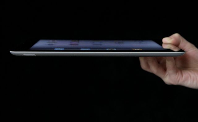 Nový iPad 2 je nejen tenčí.