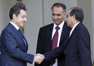 Sarkozy se zástupci libyjské protivlády. Francouzský prezident by už dnes bombardoval Kaddáfího.