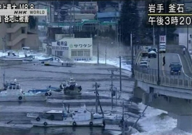 Ničivé zemětřesení následovala vlna tsunami.