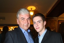 Herec Miroslav Donutil se synem Martinem.