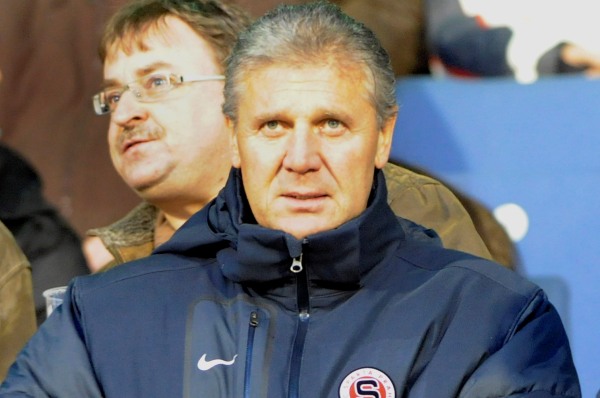 Jozef Chovanec se může z tribuny vrátit zpátky na sparťanskou lavičku.