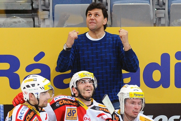 Vladimír Růžička může slavit nečekaný postup do semifinále.