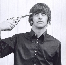 Ringo v jedné ze svých komických poloh.