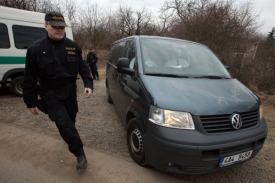 Tělo nalezli policisté včera odpoledne v pražské čtvrti Troja, nedaleko místa, kde Anička loni na podzim zmizela.