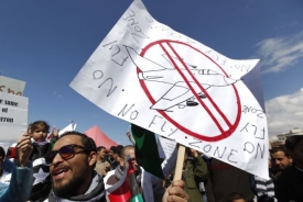 Rebelové v Benghází ještě doufají ve vynucení bezletové zóny.