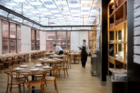 Interiér restaurace Čestr.