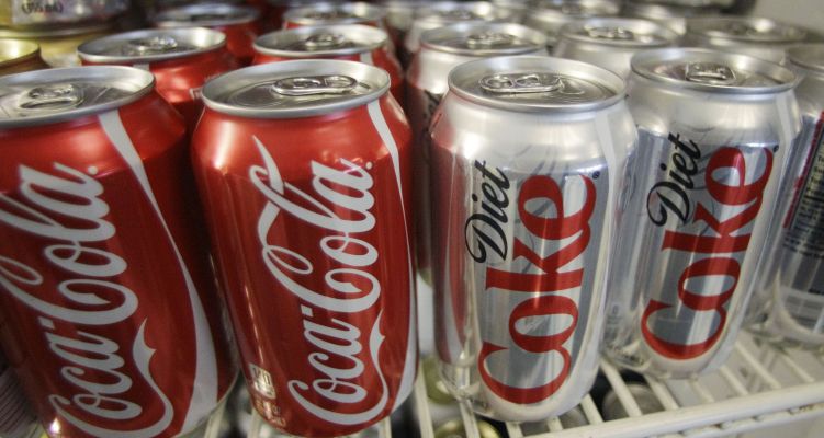 Coca-Cola loni posílila na americkém trhu svoji pozici.