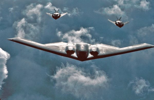 Podle zdrojů televize SkyNews byly do akce proti režimu Muhhamara Kaddáfího nasazeny i bombardéry B-2 Spirit kategorie stealth.