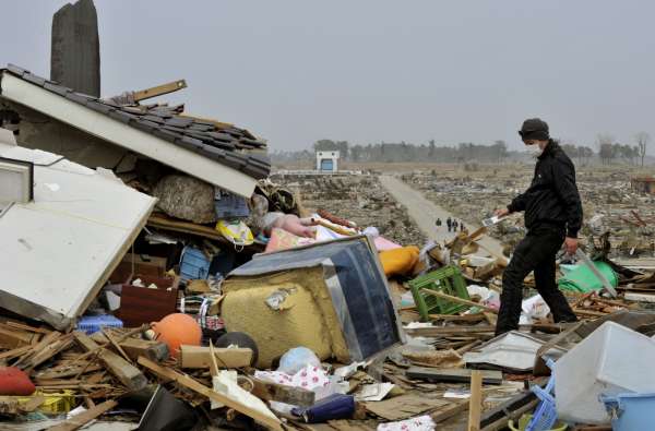 Útraty spojené s obnovou ekonomiky a infrastruktury mohou nastartovat zkomírající japonskou ekonomiku.