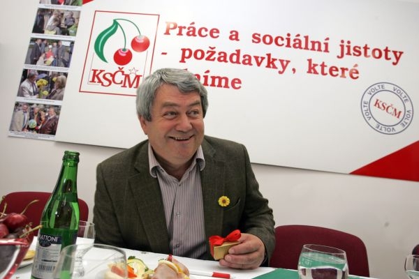 Šéf KSČM Vojtěch Filip.