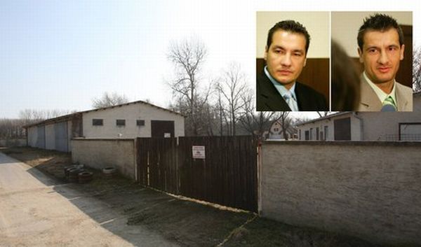 Pozemek, kde byla nalezena těla bratrů Raiszů (ve výřezu).