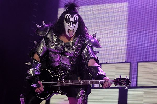 Kissák Gene Simmons. Kissák Gene Simmons.
