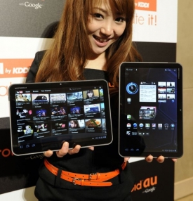 Motorola Xoom je zatím jediný vážnější konkurent tabletů od společnosti Apple.