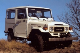Land Cruiser řady 40.