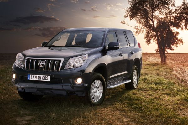 Když si Land Cruiser vezme moderní oblek, vypadá takto.