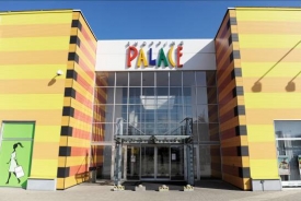Sem se chodí shoppingovat a za businessem.