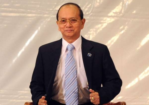 Nový prezident Thein Sein na sobě měl ještě nedávno uniformu.