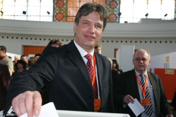 Brněnský primátor je podezřelý z nekalého získání vysokoškolského titulu.