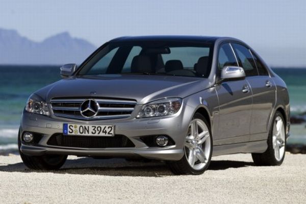 Během dvou let budou vozy Mercedes třídy C vybaveny hybridními technologiemi. Během dvou let budou vozy Mercedes třídy C vybaveny hybridními technologiemi.