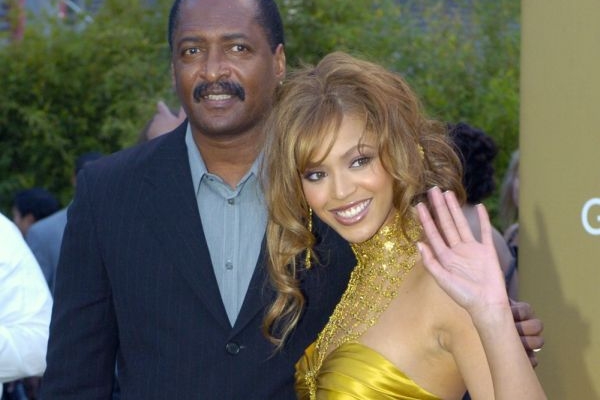 Mathew Knowles se svou dcerou, zpěvačkou Beyoncé.