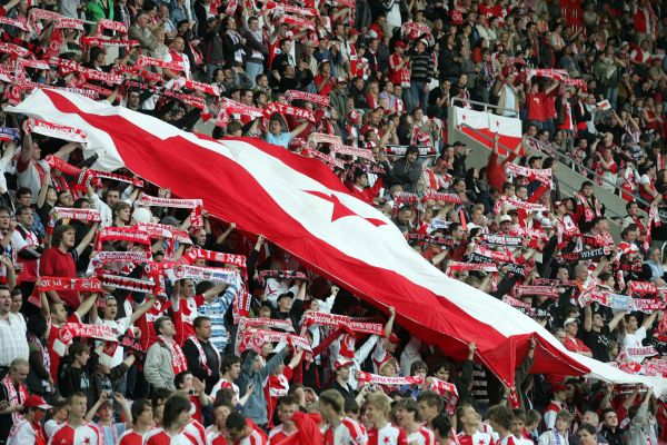 Slavia stále nemá majitele. 