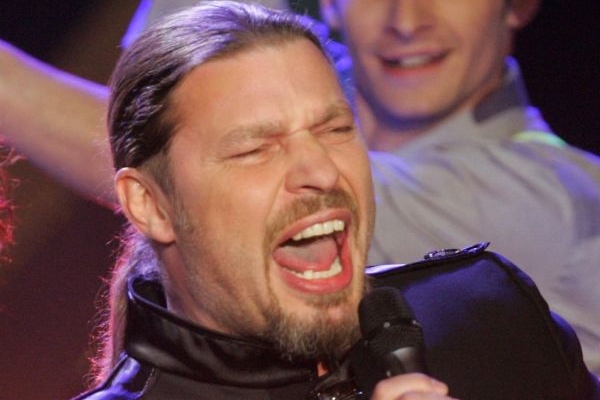 Zpěvák Petr Kolář.