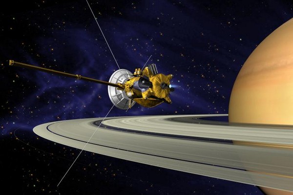 Snímky zvlněných Saturnových prstenců pořídila sonda Cassini. Snímky zvlněných Saturnových prstenců pořídila sonda Cassini.