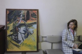 V soudní místnosti byl vystaven i nepravý obraz Ernsta Ludwiga Kirchnera