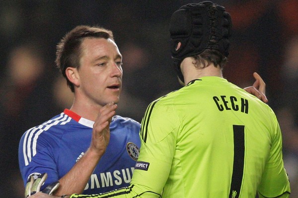 Defenzivní opory Chelsea Petr Čech a John Terry. Defenzivní opory Chelsea Petr Čech a John Terry.
