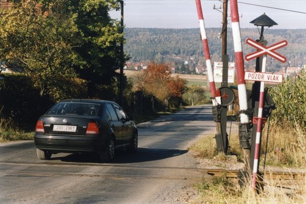 Nová verze mapy pro navigace upozorní řidiče na rizikové přejezdy (ilustrační foto).