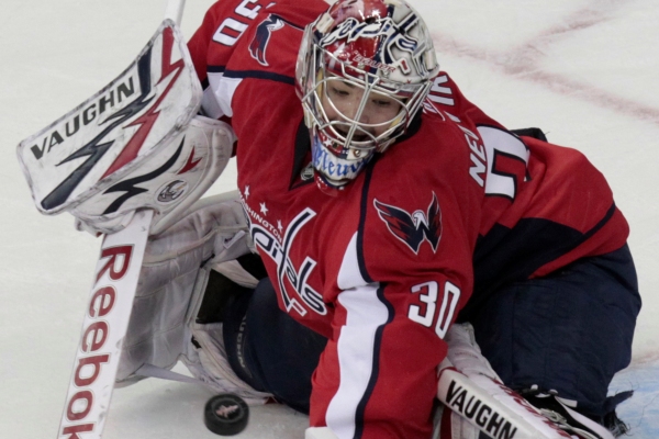 Michal Neuvirth v brance Washingtonu. Michal Neuvirth v brance Washingtonu.