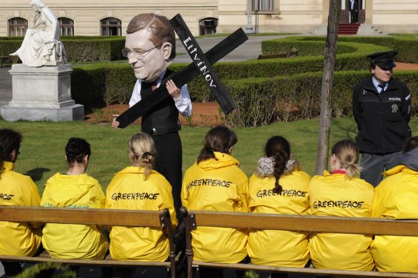 Protest Greenpeace před Strakovou akademií. Protest Greenpeace před Strakovou akademií.