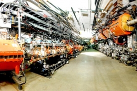 Fermilabu se nedostává peněz, Tevatron má proto do konce roku skončit.