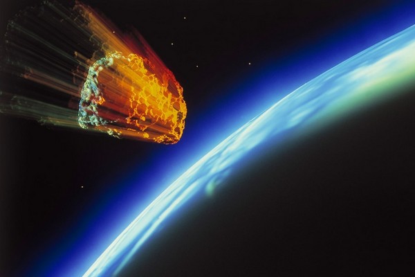 Asteroid proletí relativně blízko Země, srážka však nehrozí.