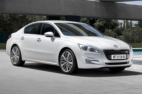 Nový Peugeot 508 ztratil trochu na agresivitě vzhledu, ale to mu prospělo.