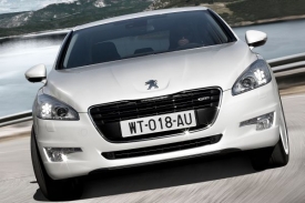 Dynamika ve výrazu Peugeotu 508 nechybí.