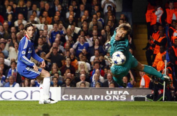 Fernando Torres ani v tomto případě nevstřelil gól (zápas s Manchesterem v LM). Fernando Torres ani v tomto případě nevstřelil gól (zápas s Manchesterem v LM).