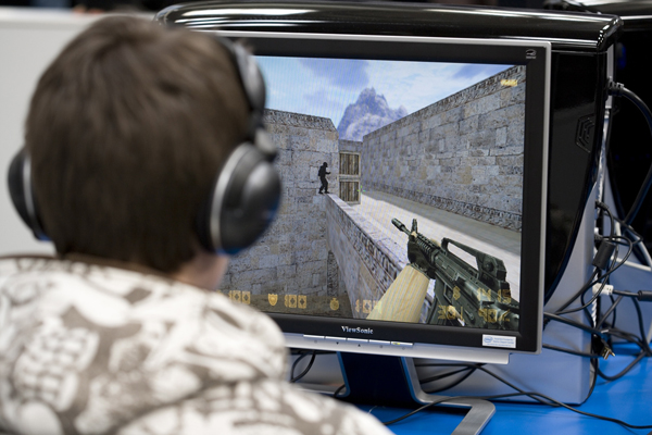 Z řady internetových kaváren se staly virtuální farmy na zlato. Z řady internetových kaváren se staly virtuální farmy na zlato.