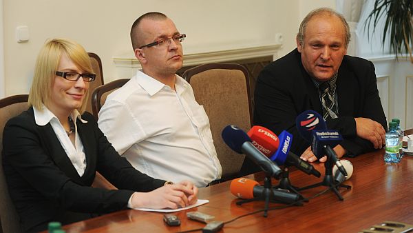 Stanislav Huml společně s Kočí a Škárkou: VV ABL patří na smetiště. Stanislav Huml společně s Kočí a Škárkou: VV ABL patří na smetiště.