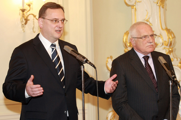 Premiér Petr Nečas a prezident Václav Klaus.