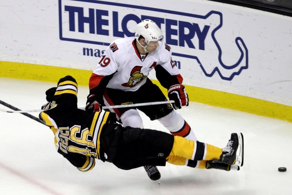 V NHL se přitvrzuje, své o tom ví i David Krejčí z Bostonu.