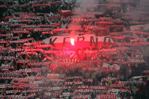Fanoušci Polska - ilustrační foto. Fanoušci Polska - ilustrační foto.