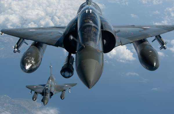 Mirage 2000 vyrážejí do útoku nad Libyi. Mirage 2000 vyrážejí do útoku nad Libyi.