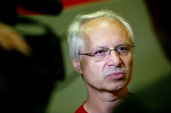 Václav Sýkora vyhrál loni s Pardubicemi mistrovský titul. Václav Sýkora vyhrál loni s Pardubicemi mistrovský titul.