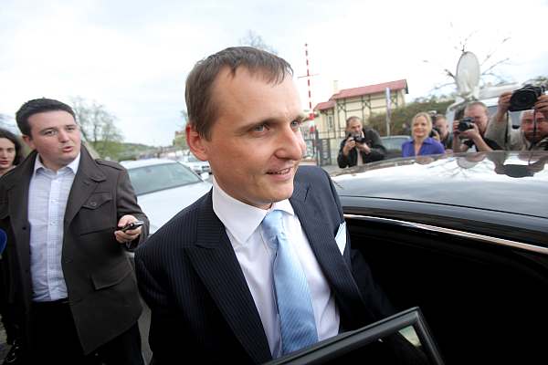 Po vládci Věcí veřejných Vítu Bártovi řídi ministerstvo dopravy jeho náměstek Šmerda.