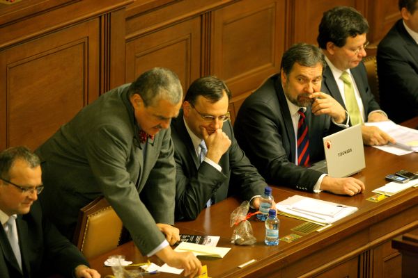 S kabinetem Petra Nečase dochází lidem trpělivost. S kabinetem Petra Nečase dochází lidem trpělivost.