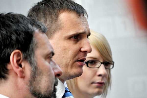 Vyjednávači Věcí veřejných, než je rozdělila vnitrostranická krize (zleva Radek John, Vít Bárta, Kristýna Kočí). Vyjednávači Věcí veřejných, než je rozdělila vnitrostranická krize (zleva Radek John, Vít Bárta, Kristýna Kočí).